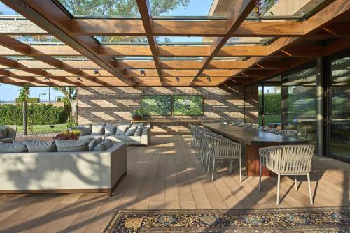 bordo piscina-decking-Itauna e Morro-wpc-felli-foto 1