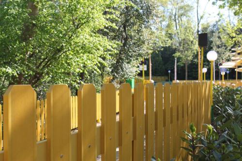 staccionata-recinzione-Gardaland giallo-wpc-felli-foto 1