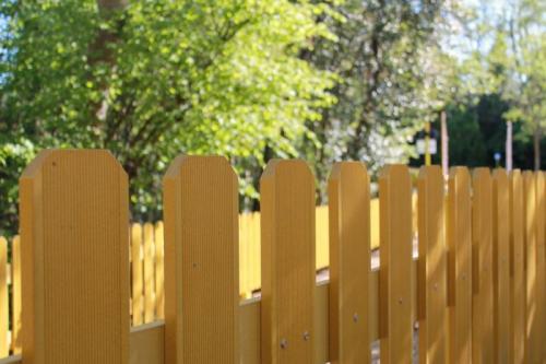 staccionata-recinzione-Gardaland giallo-wpc-felli-foto 5